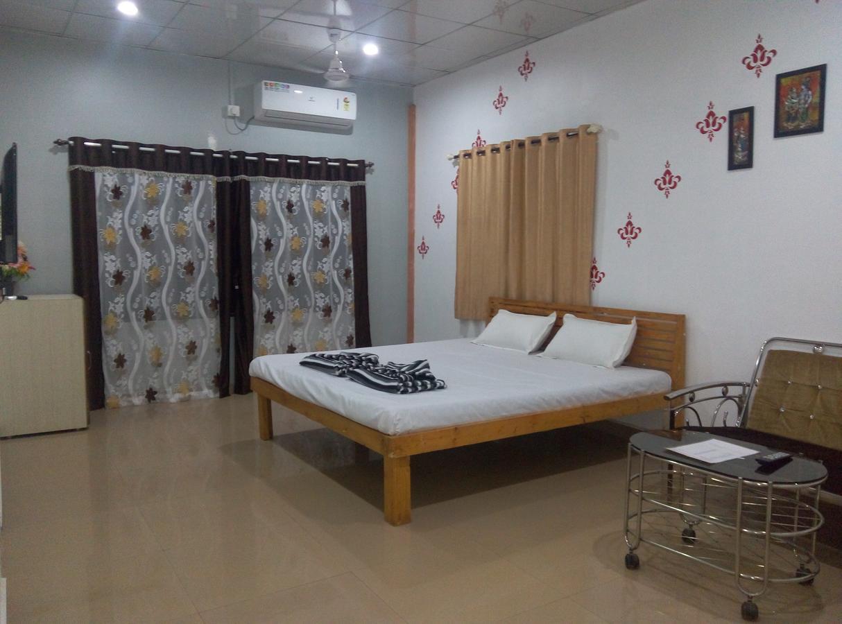 Om Shree Bed And Breakfast Harihareshwar Exterior foto